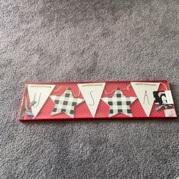 Rae Dunn USA Plaid Stars Wooden Garland